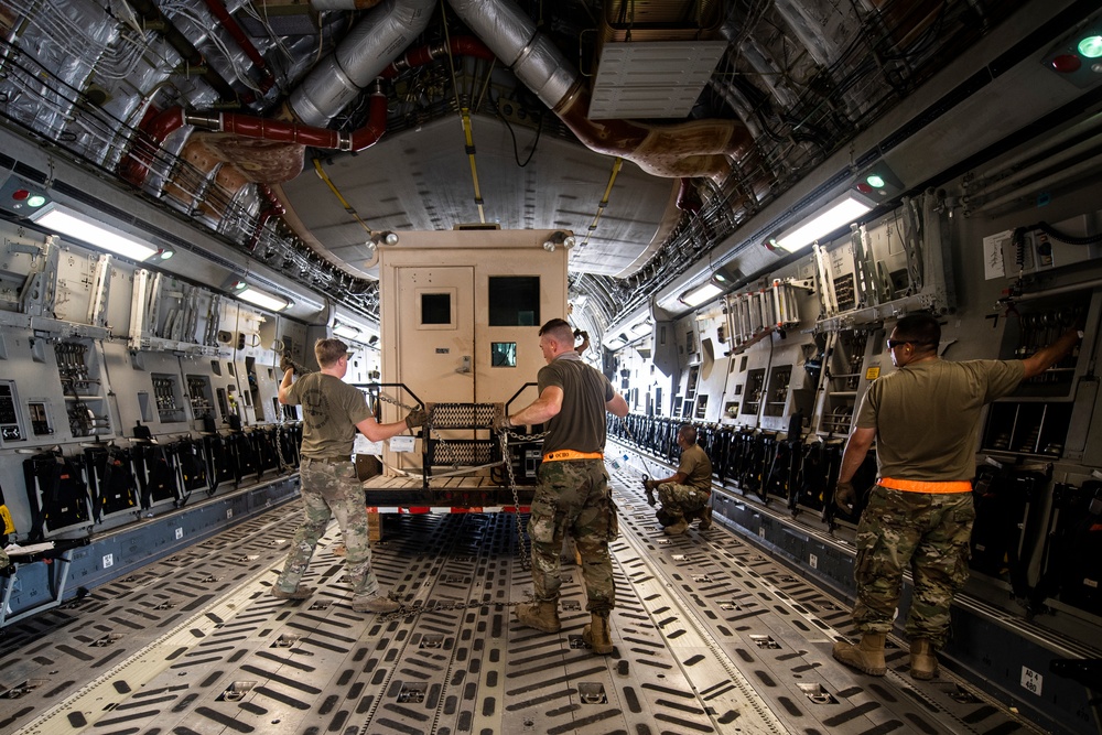 C-17s Move Cargo Through AFCENT AOR