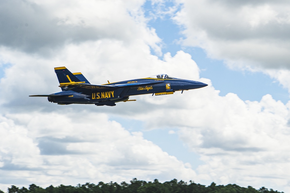 Blue Angels Super Hornet Departs for NAS Pensacola