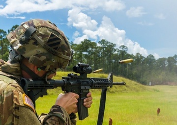 3rd Infantry Division Soldier qualifies on M4 Carbine