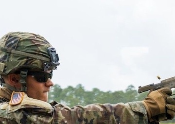 3rd Infantry Division Soldier qualifies on M17 Pistol
