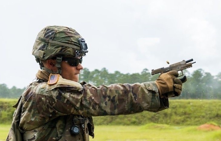 3rd Infantry Division Soldier qualifies on M17 Pistol