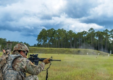 3rd Infantry Division Soldier qualifies on M4 Carbine