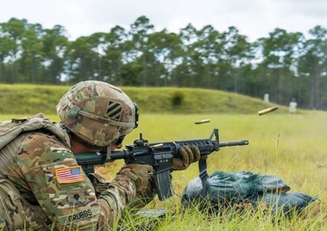 3rd Infantry Division Soldier qualifies on M4 Carbine