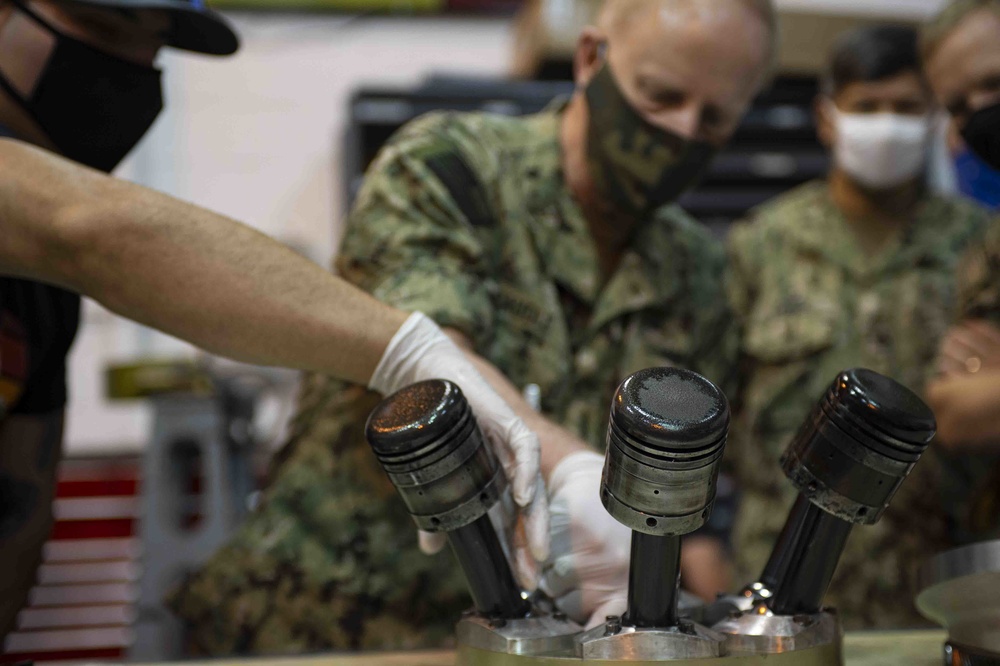 Commander, U.S. Submarine Forces Tours Navy Submarine Torpedo Facility Yorktown