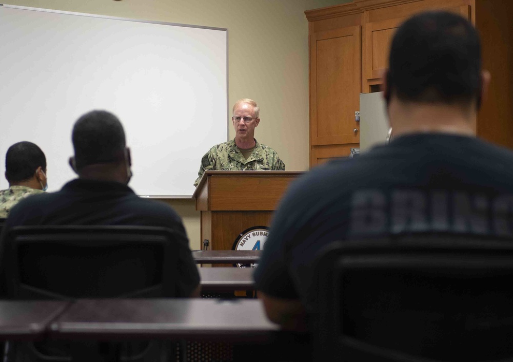 Commander, U.S. Submarine Forces Tours Navy Submarine Torpedo Facility Yorktown