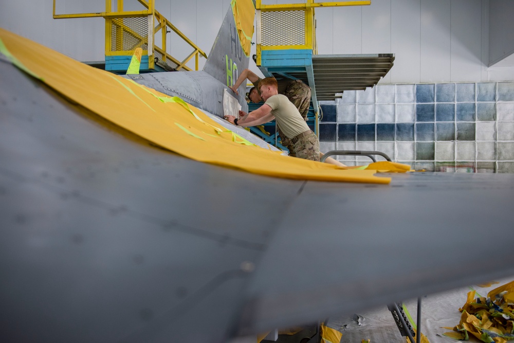 311th FS Flagship repainting