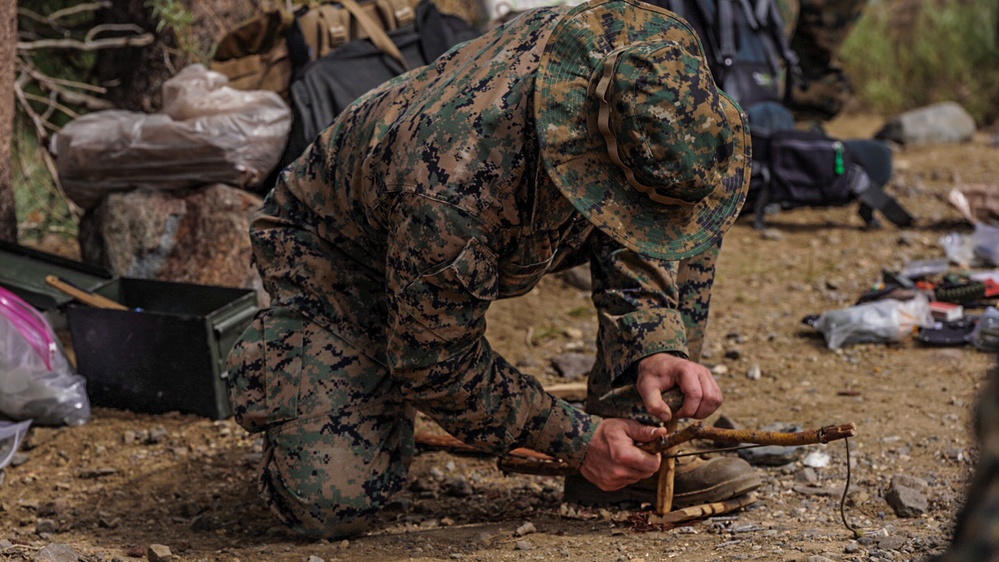 4th Recon, E Co Participate in a Modified Mountain Training Exercise