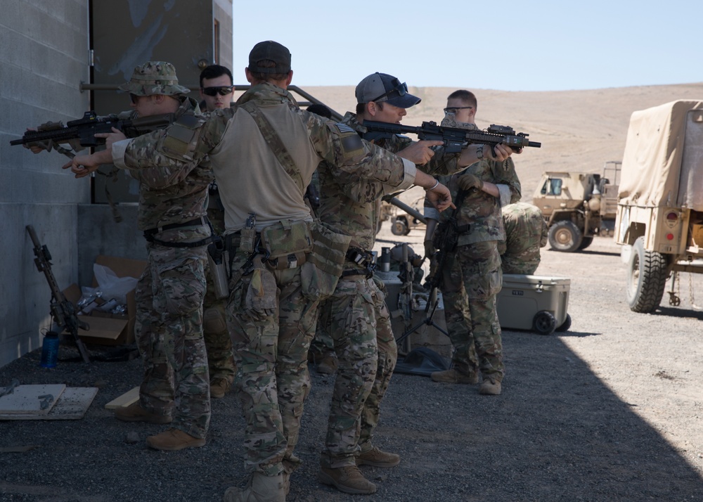 Green Berets hone tactics alongside SOF enablers