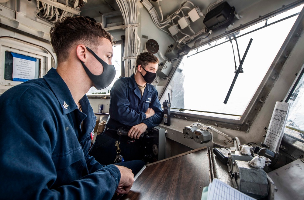 USS Germantown (LSD 42) Conducts a Vertical Replenishment-at-Sea with USNS Alan Shepard (T-AKE 3)