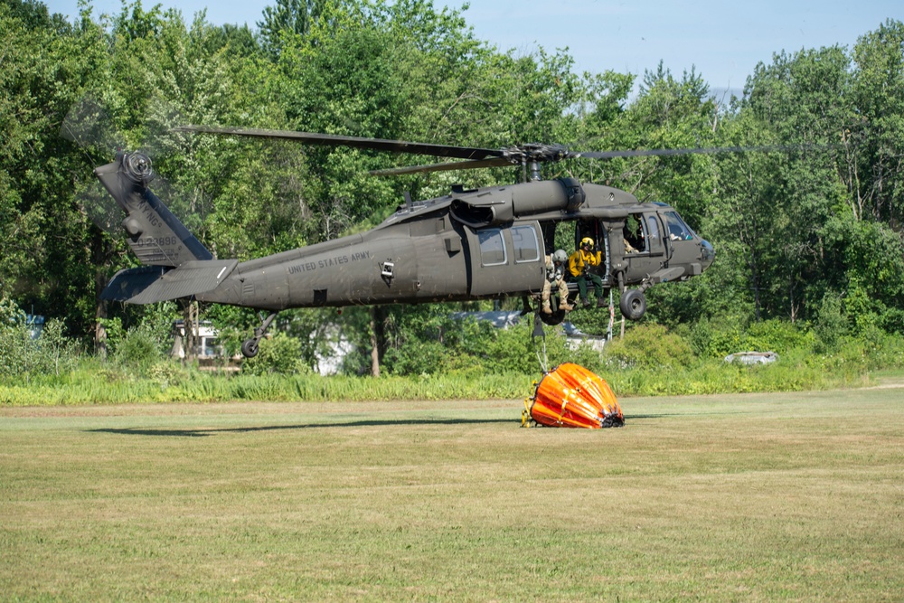 3-142 Aviation Regiment Conducts Water Bucket Training