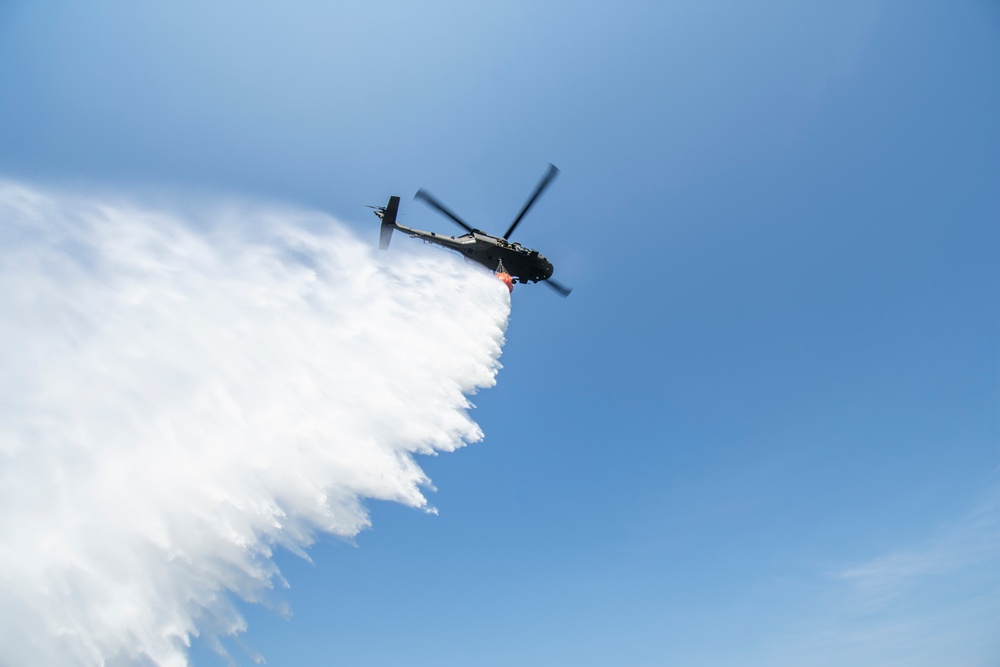 3-142 Aviation Regiment Conducts Water Bucket Training