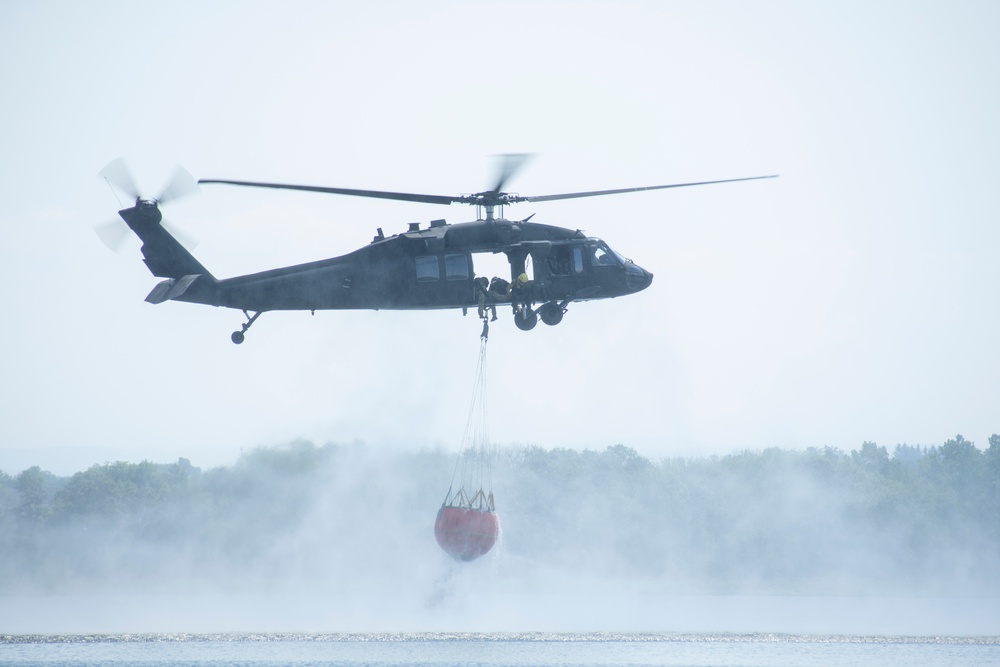 3-142 Aviation Regiment Conducts Water Bucket Training