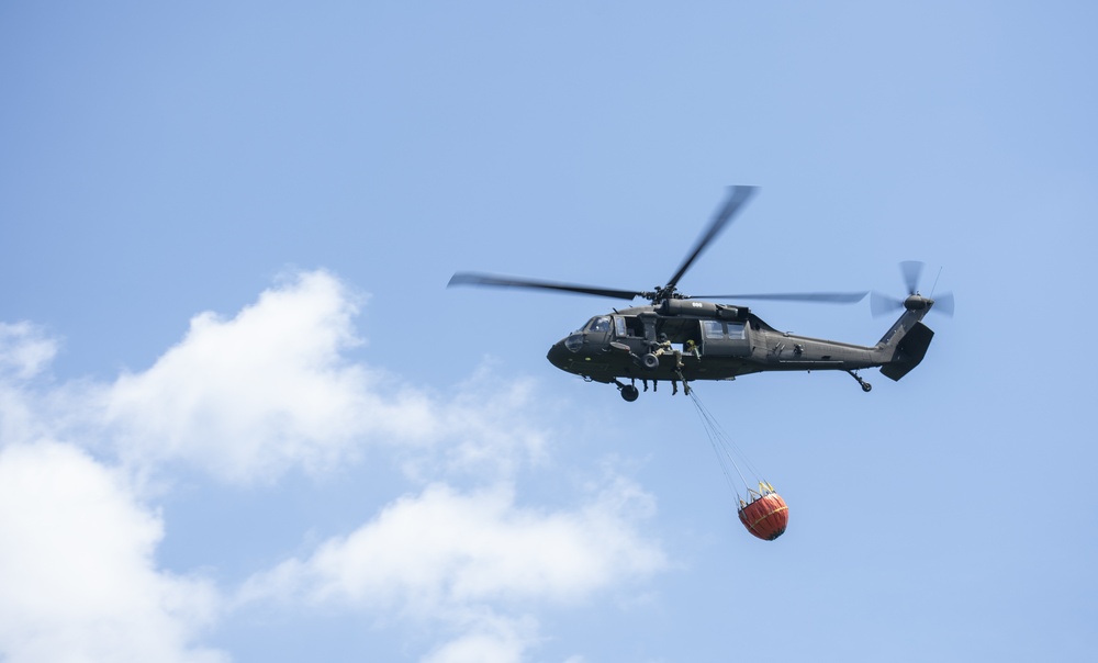 3-142 Aviation Regiment Conducts Water Bucket Training