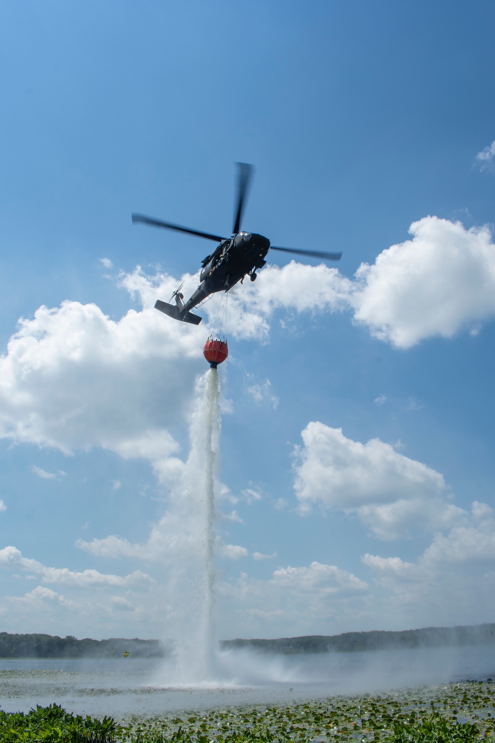 DVIDS - Images - 3-142 Aviation Regiment Conducts Water Bucket Training ...