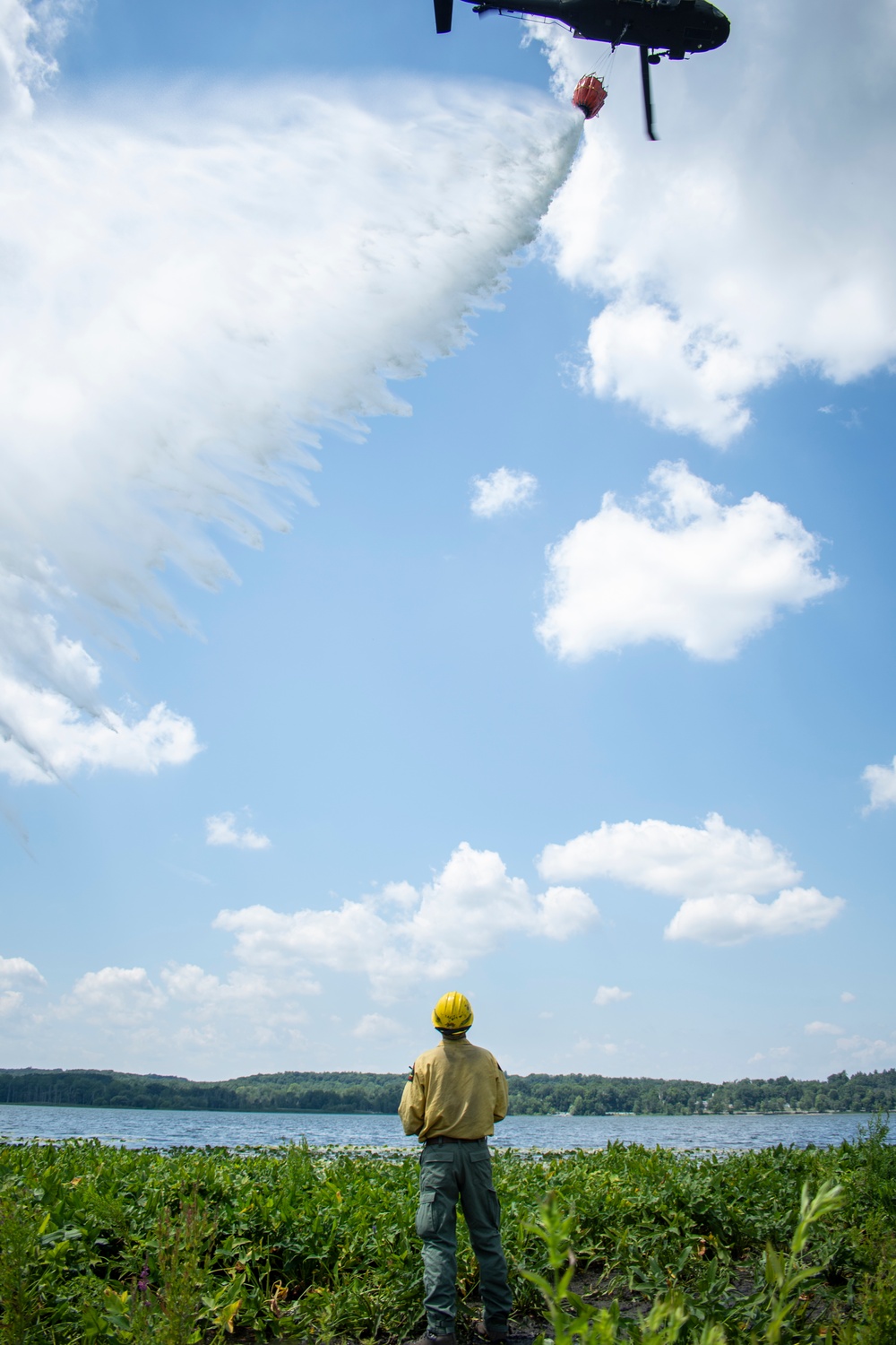 3-142 Aviation Regiment Conducts Water Bucket Training