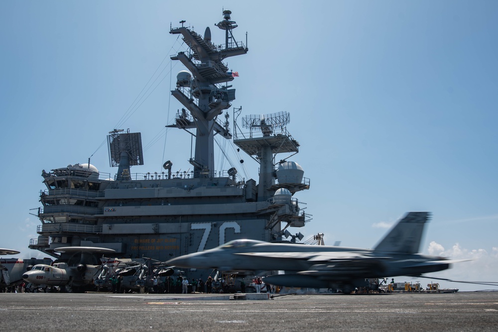 USS Ronald Reagan (CVN 76) Flight Operations