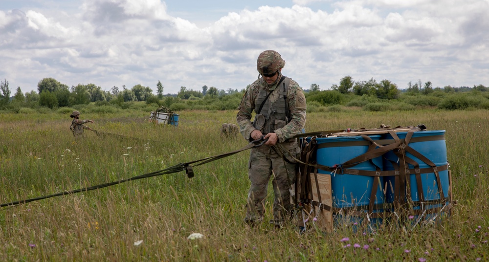 427th BSB Conducts CDS Airdrop Training