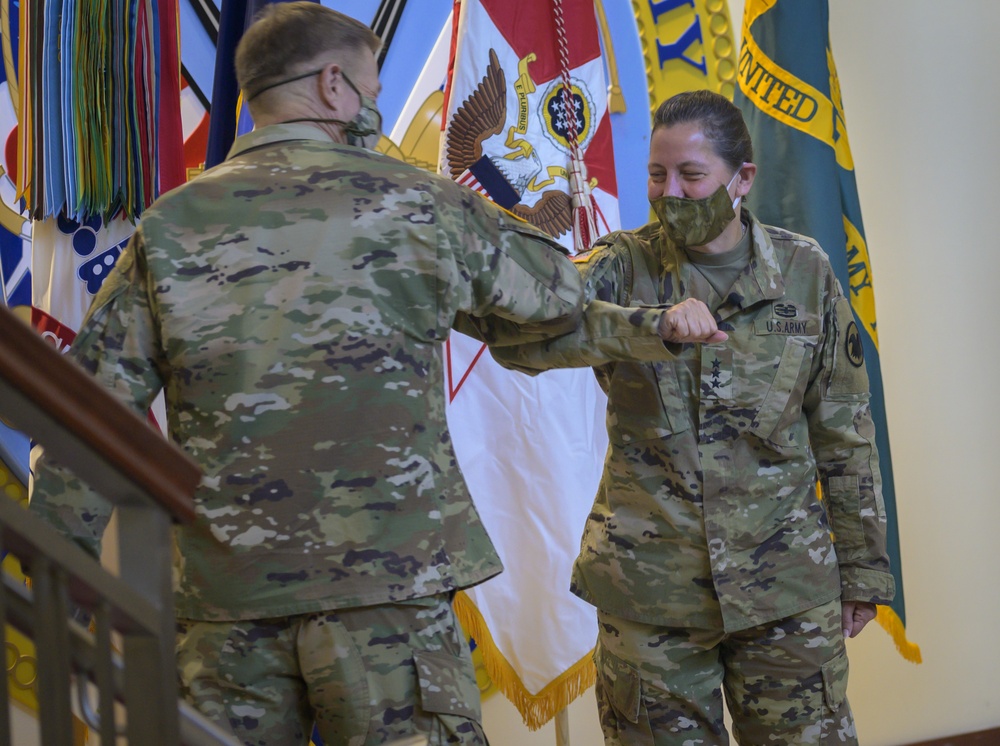 U.S. Army Reserve receives new commanding general, Chief Army Reserve