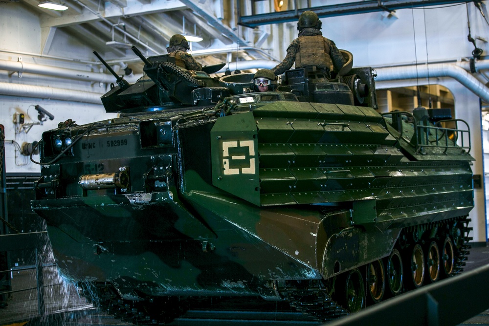15th MEU Marines embark USS Somerset