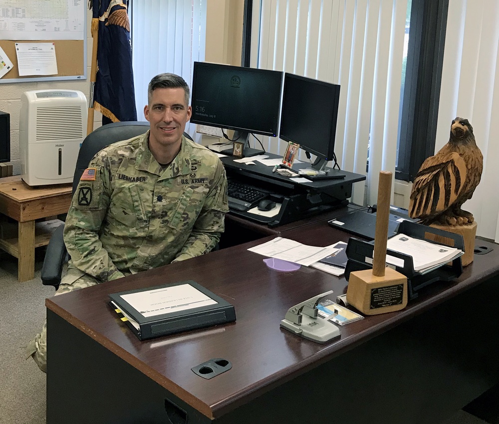 First Army battalion commander does it the ‘write’ way