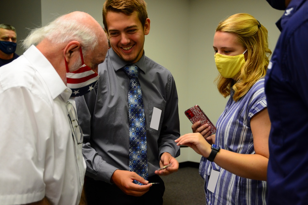 Eric Hupp Receives Certificate of Valor