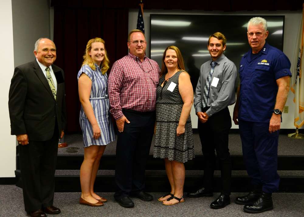 Eric Hupp Receives Certificate of Valor