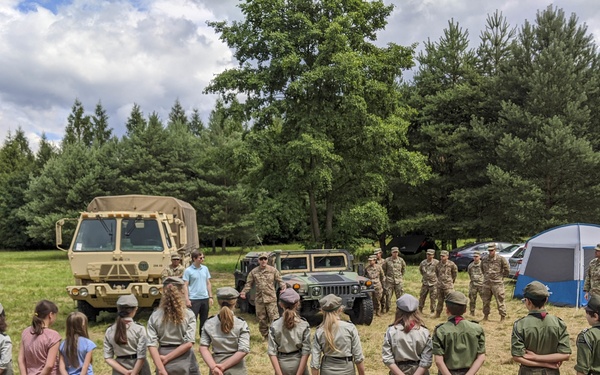 Soldiers stationed in Poland share experiences with local scouts