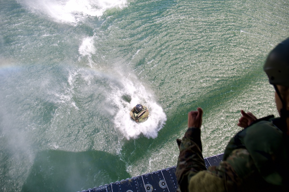 Florida National Guard Soldiers Helo-Cast in Kingsley Lake