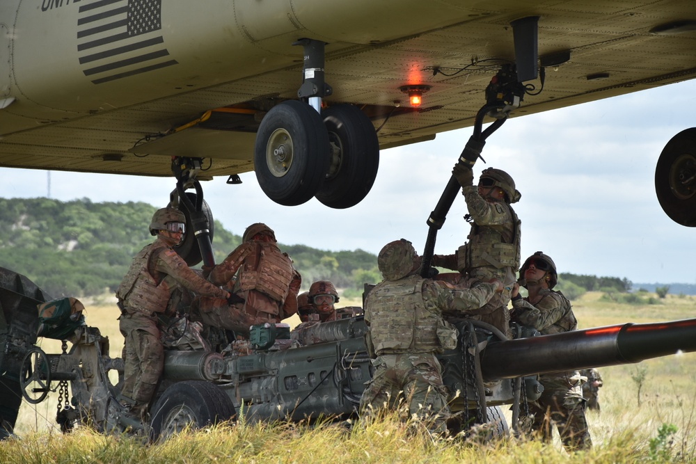 Brave Rifles Conduct Live Artillery Gun Raid Training
