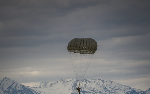 19th Group Paratroopers conduct static line airborne training