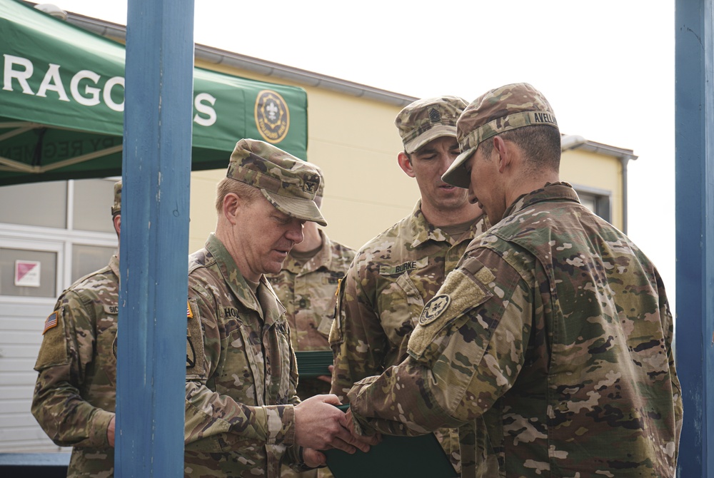 2CR Soldiers earn their EIB and ESB ribbons and awards