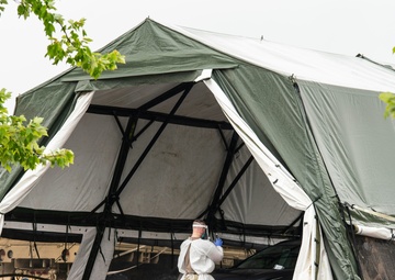 Missouri Guardsmen conduct COVID testing in Independence