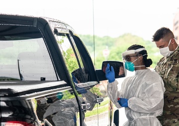 Missouri Guardsmen conduct COVID testing in Independence