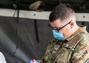 Missouri Guardsmen conduct COVID testing in Independence