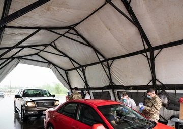 Missouri Guardsmen conduct COVID testing in Independence