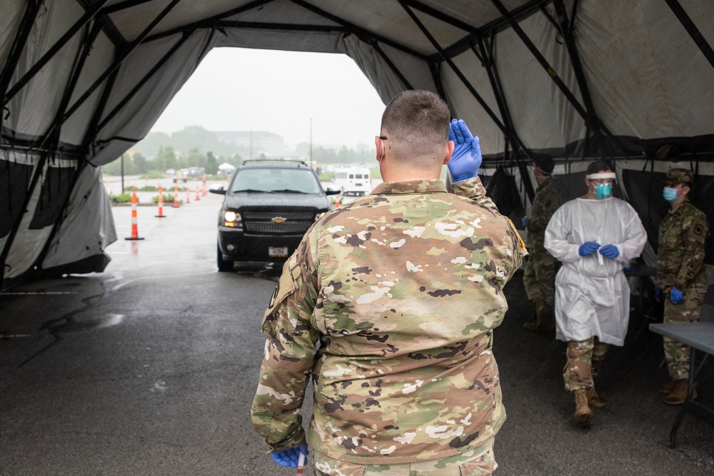 Missouri Guardsmen conduct COVID testing in Independence