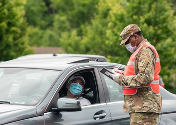 Missouri National Guardsmen conduct COVID testing in Independence