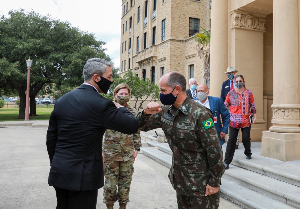 U.S. Army South DCG-I meets with San Antonio Mayor