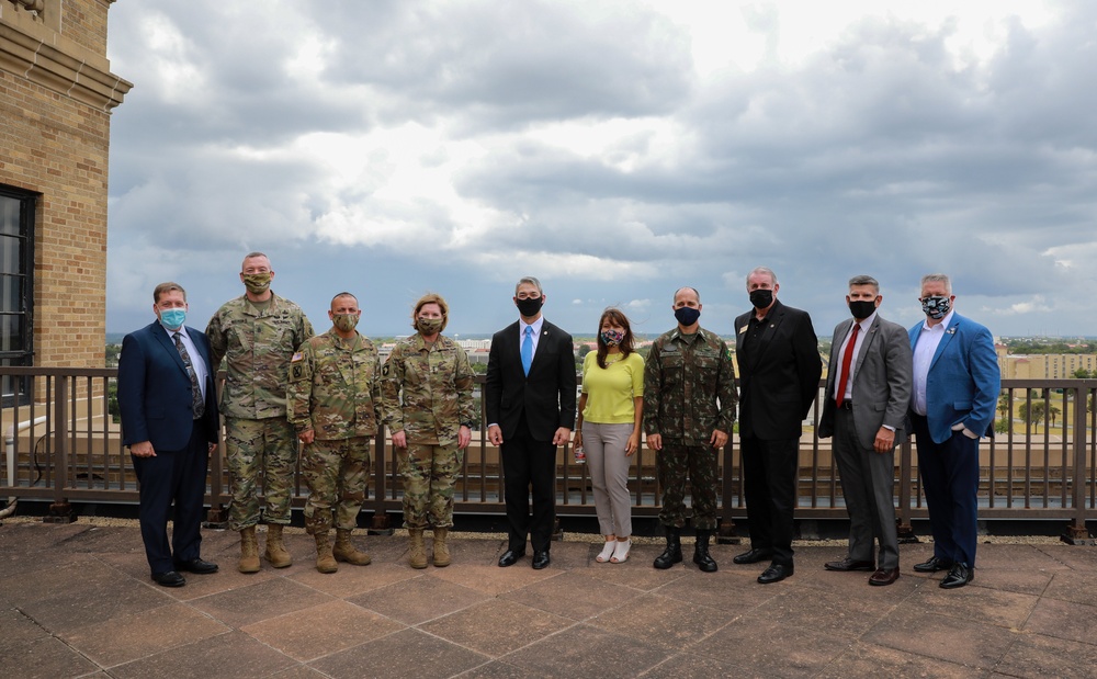 U.S. Army South DCG-I meets with San Antonio Mayor