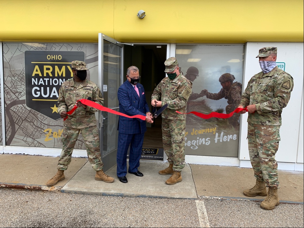 Ohio Army National Guard cuts ribbon on new Zanesville recruiting office