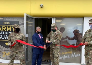 Ohio Army National Guard cuts ribbon on new Zanesville recruiting office