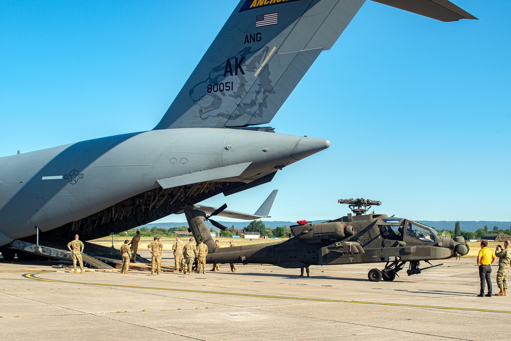AH-64D Apache helicopters arrive on Lucius D. Clay Kaserne