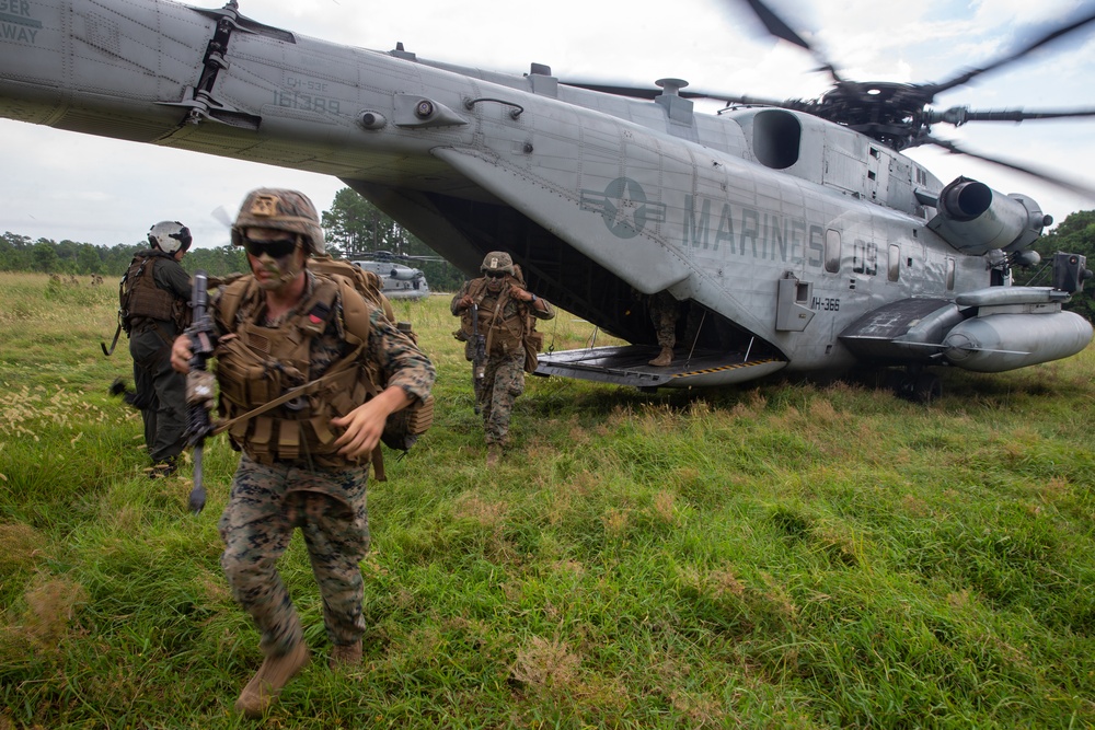 V36 Conducts Largest Exercise on Camp Lejeune in 20 Years