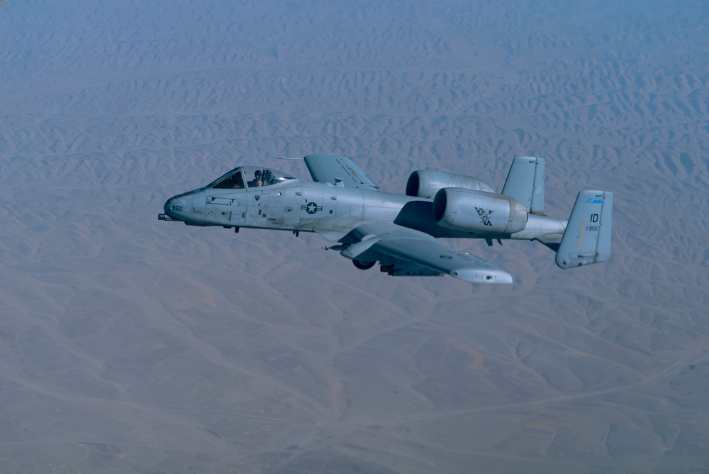 Tankers refuel A-10's