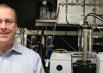 NRL researcher optically measures aerosol particles smaller than a wavelength of light in real time