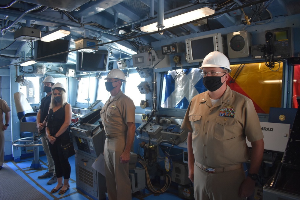 USS Mobile Bay holds change of command