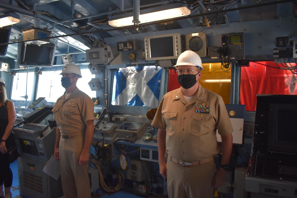 USS Mobile Bay holds change of command