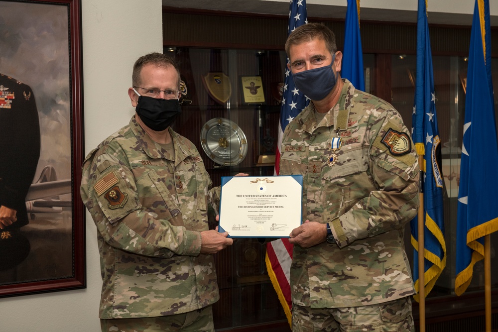 Deputy commander of AFSOC receives Distinguished Service Medal