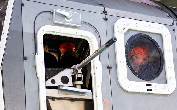 24th MEU Qualifies in Underwater Egress Training