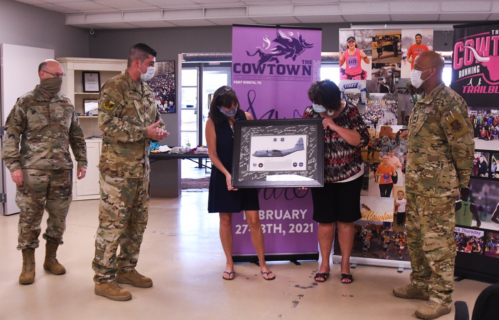 136th Airlift Wing Give Appreciation for Cowtown Marathon Employees